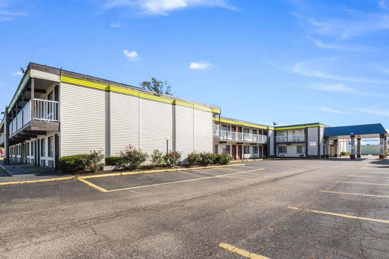 Econo Lodge Inn & Suites Terre Haute Eksteriør bilde