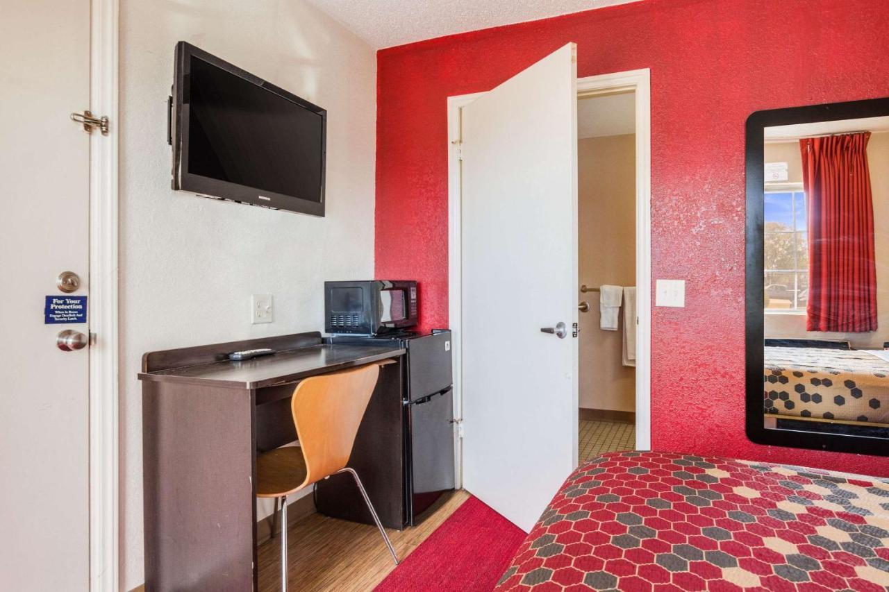 Econo Lodge Inn & Suites Terre Haute Eksteriør bilde