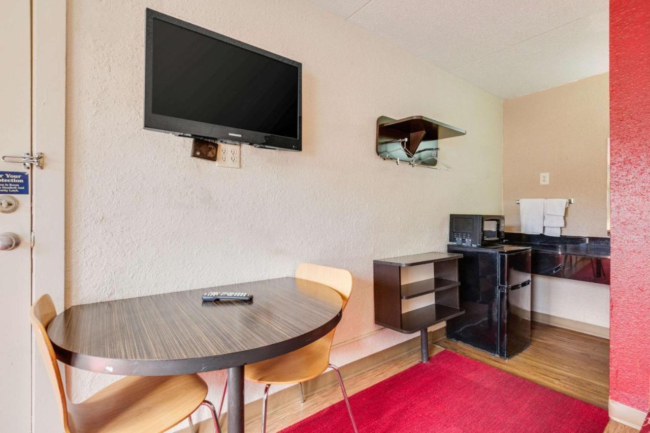 Econo Lodge Inn & Suites Terre Haute Eksteriør bilde