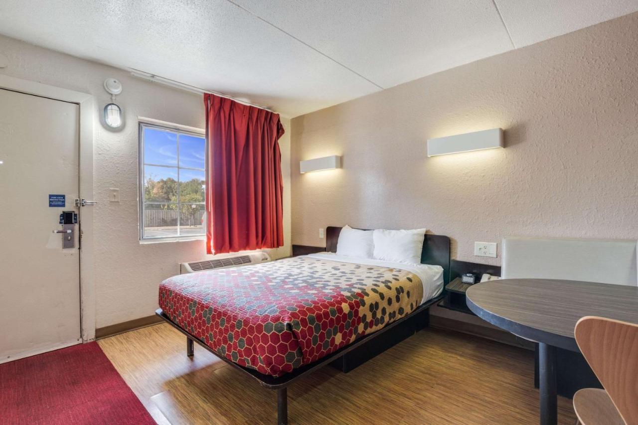 Econo Lodge Inn & Suites Terre Haute Eksteriør bilde